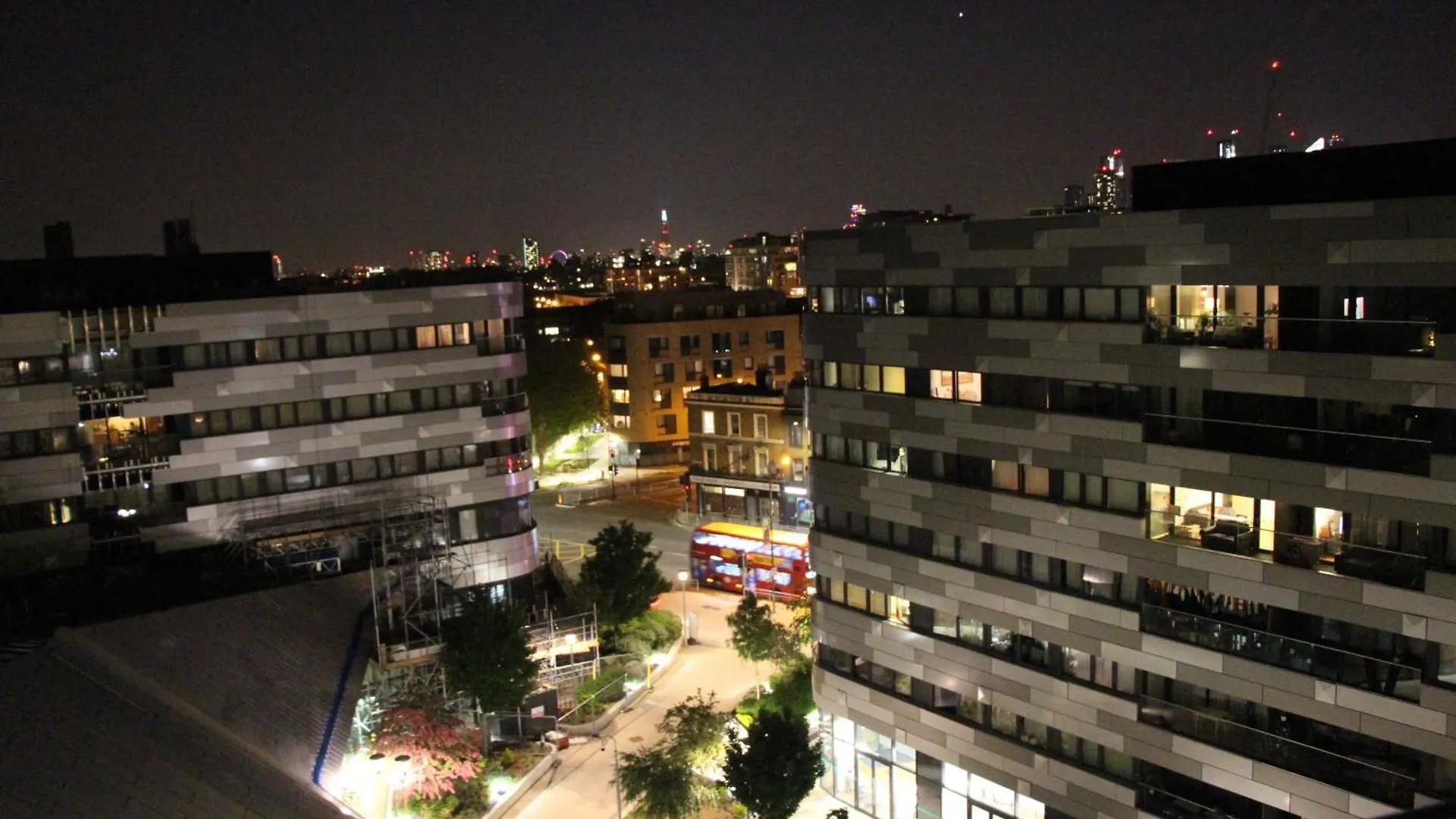 Greenwich Skyline Retreat - 2Bed Flat London