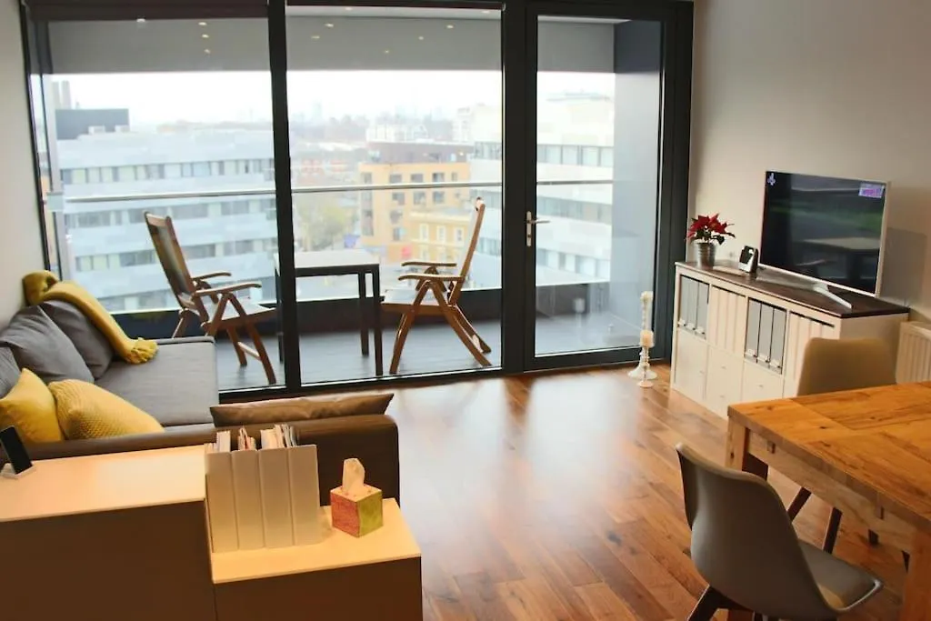 Greenwich Skyline Retreat - 2Bed Flat London